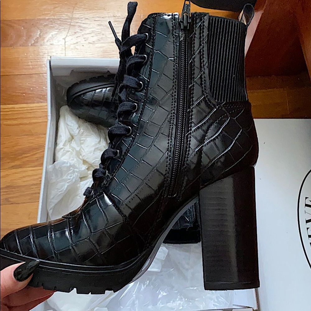 Faux croc booties - Picture 3 of 4